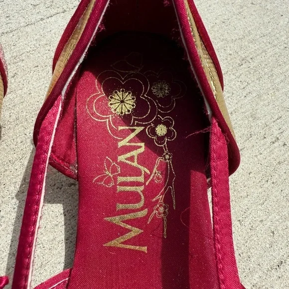 Disney Mulan Red and Pink Heels with Ornate Design - Picture 3 of 8